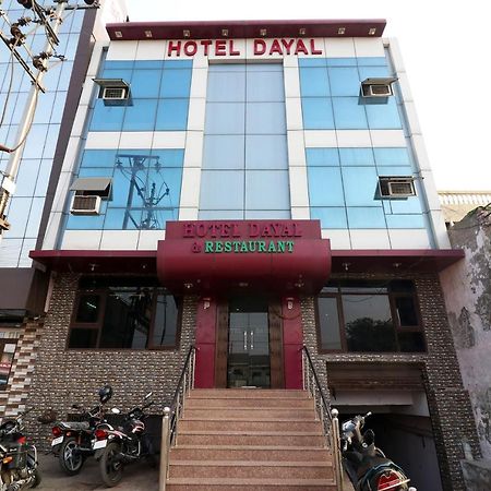Oyo 24958 Hotel Dayal Belanganj Buitenkant foto