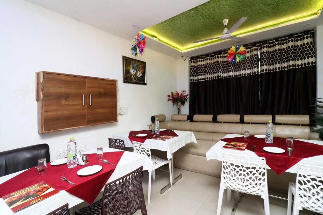 Oyo 24958 Hotel Dayal Belanganj Buitenkant foto