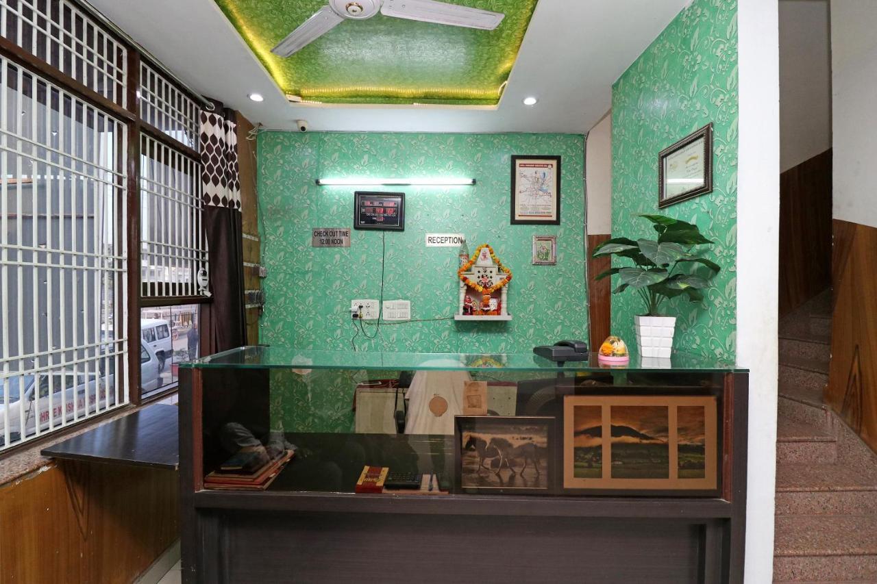Oyo 24958 Hotel Dayal Belanganj Buitenkant foto